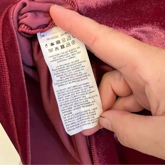 PUMA Stretch Velvet And Mesh Long Sleeve Burgundy Crop Top Style 516560 Size XL - Picture 7 of 8